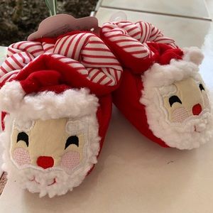 BABY DEER CHRISTMAS SANTA CLAUS BOOTIES THAT RATTLE SIZE 12-18 MONTHS NEW